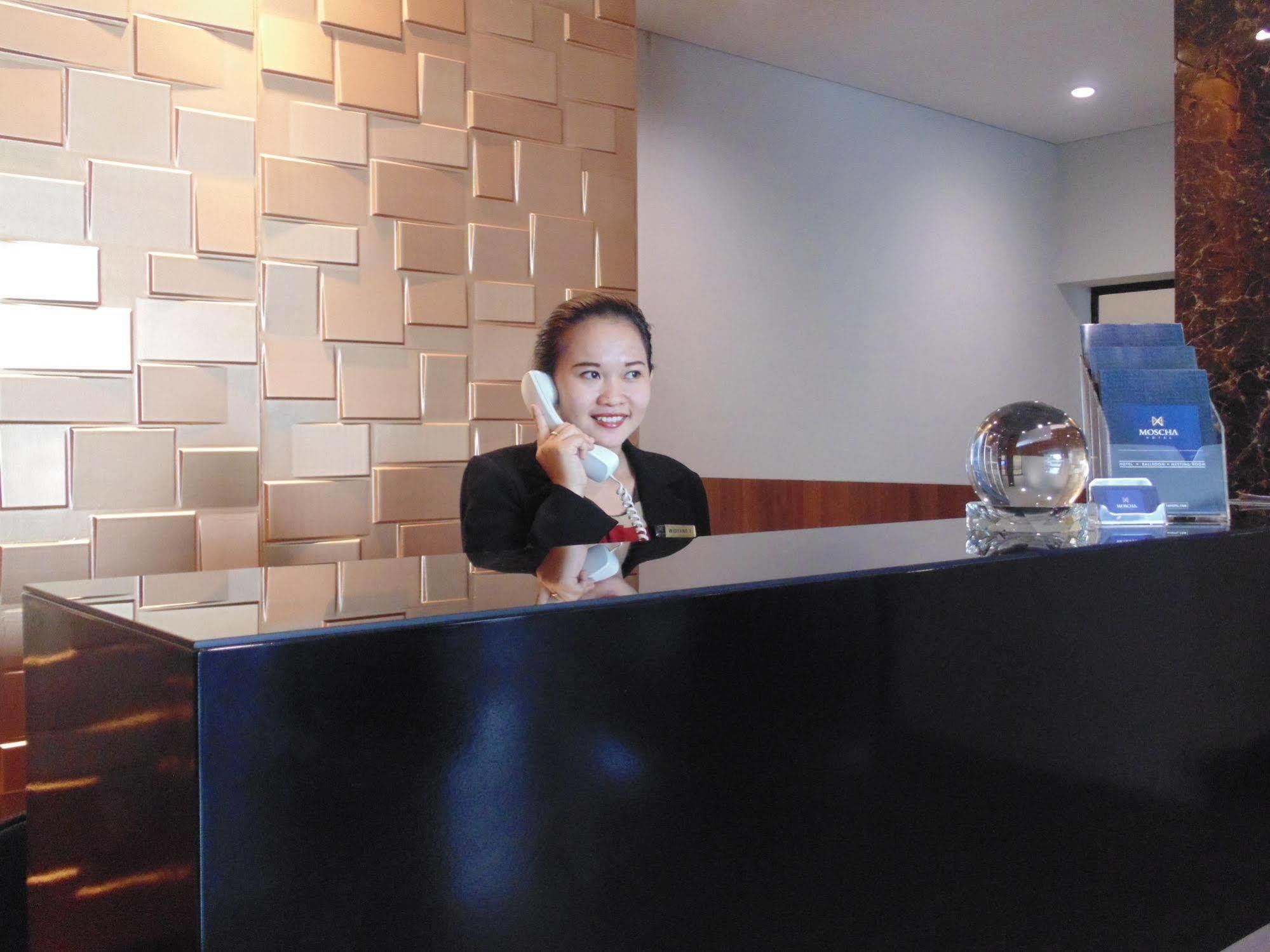 Moscha Hotel Surabaya Ngoại thất bức ảnh